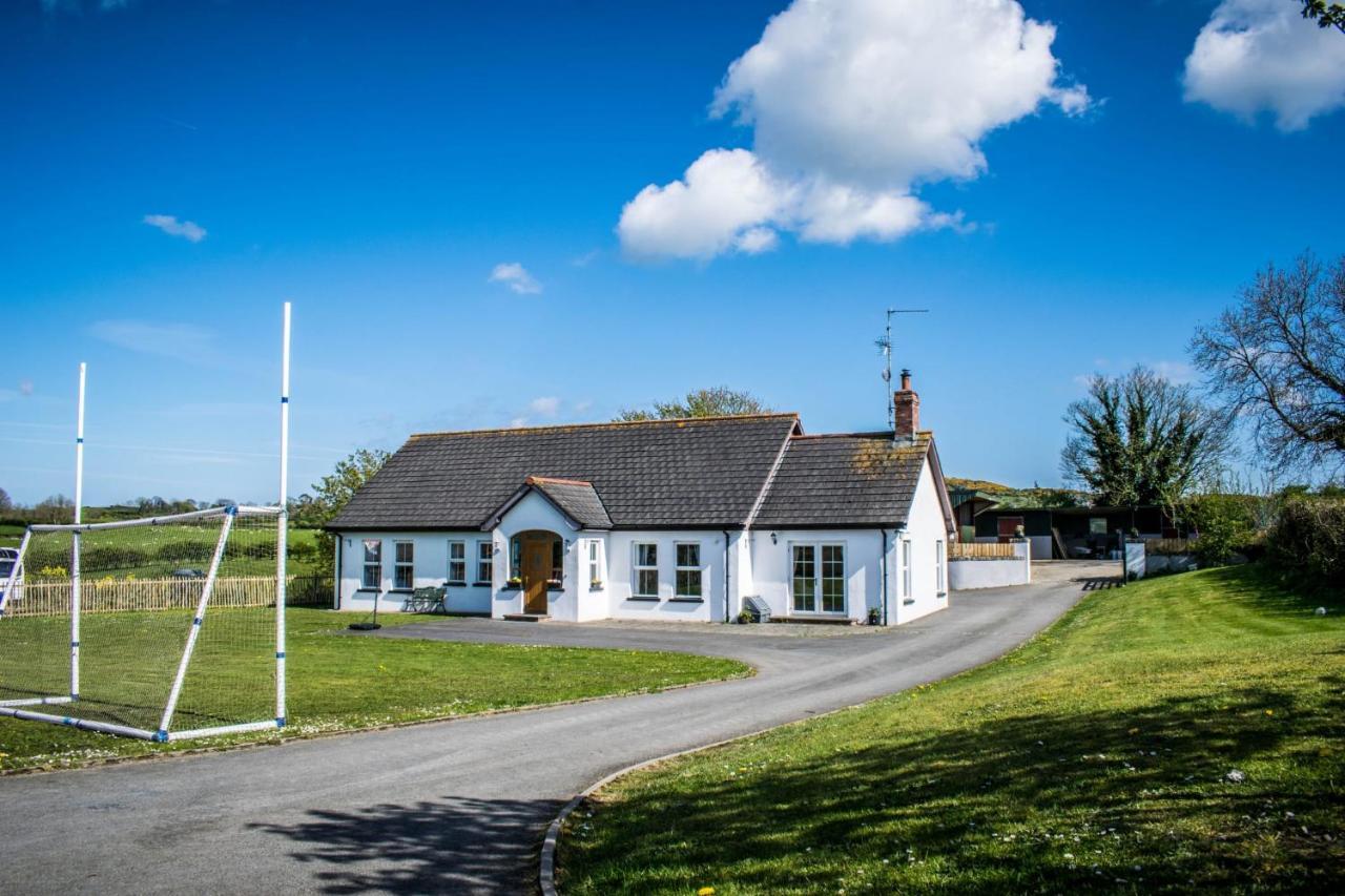 The Heights & Hollows Farmhouse, Saul, Downpatrick, Sleeps 14 Exterior photo