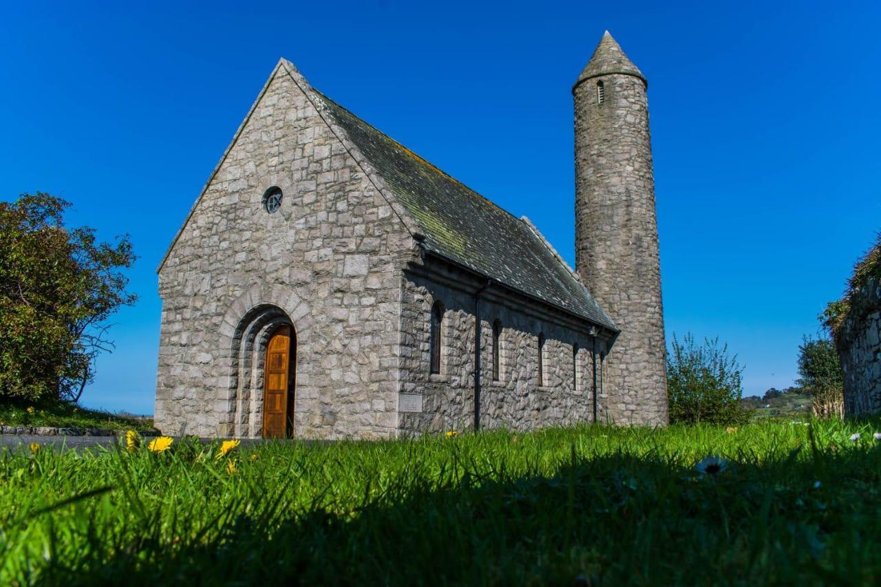 The Heights & Hollows Farmhouse, Saul, Downpatrick, Sleeps 14 Exterior photo